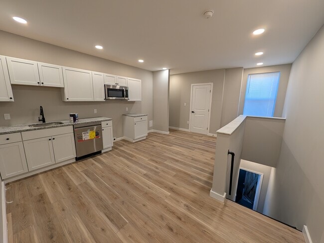 Photo - 4250 Lancaster Ave Apartment