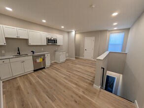 Building Photo - 4250 Lancaster Ave