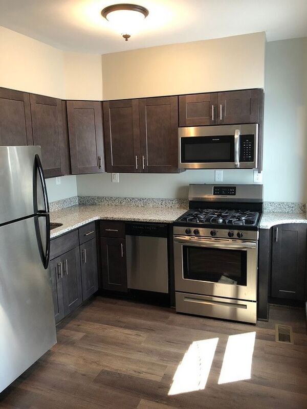 Foto del edificio - 2113 Maplewood Ave