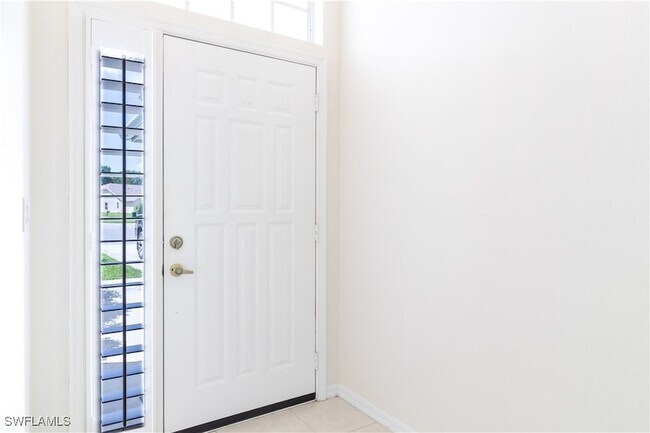Foto del edificio - 687 Melville Ct