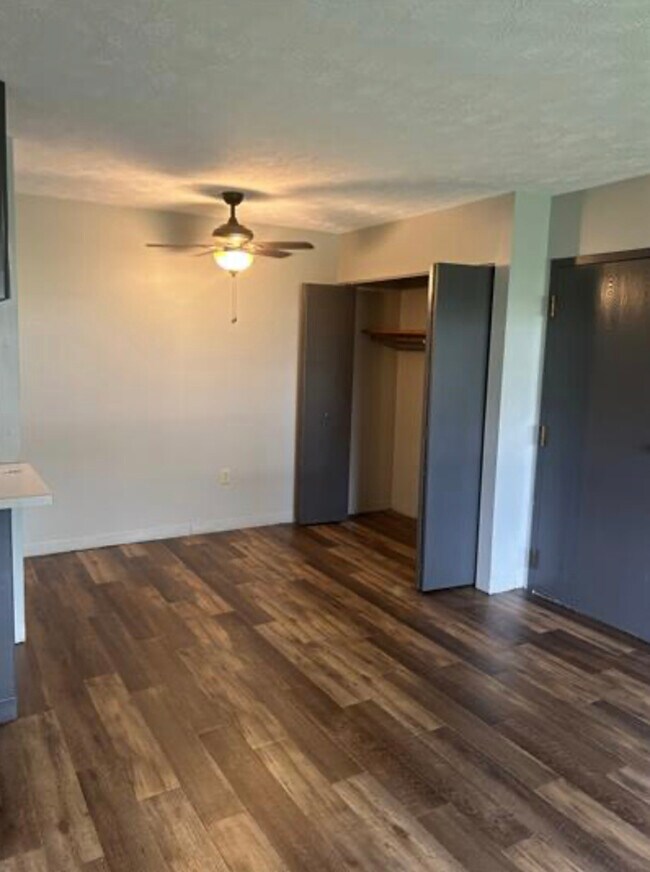 Foto del edificio - Loomis Apartment Homes