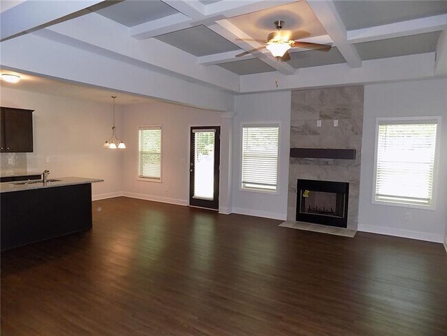 Building Photo - 777 Overlook Gln Dr