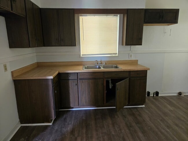 Foto del edificio - 2826 Oak Forest Dr