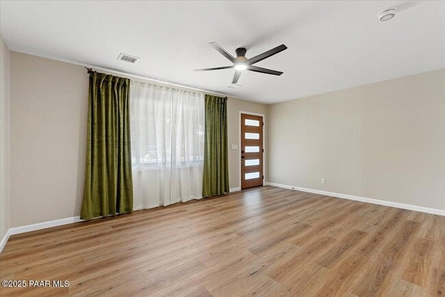 Foto del edificio - 1810 Meadowbrook Rd
