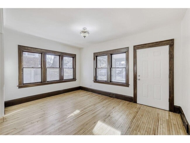 Building Photo - 1683 Minnehaha Ave E