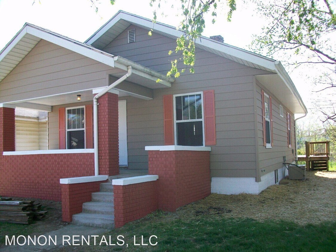 Foto principal - 3 br, 1 bath House - 1418 S. Monon Dr.