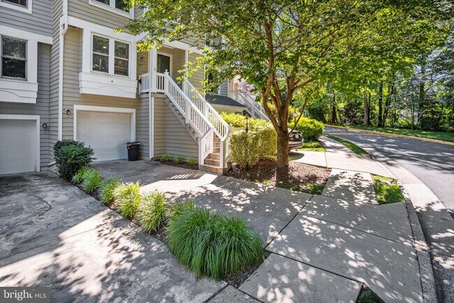 Foto del edificio - 1447 Newport Spring Ct