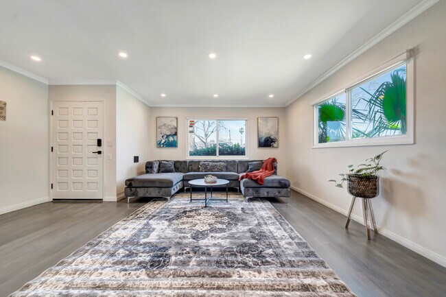 Foto del edificio - 23720 Archwood St