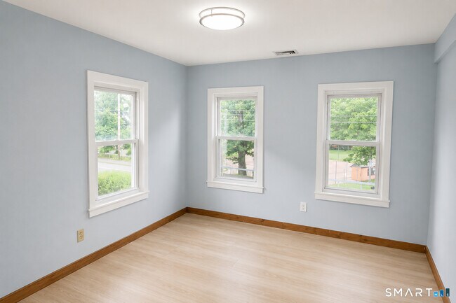 Foto del edificio - 708 Howe Ave