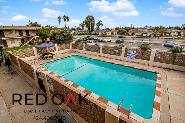 Foto del edificio - 11823 Lakewood Blvd