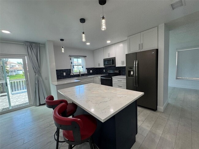 Foto del edificio - 7481 Santa Monica Dr