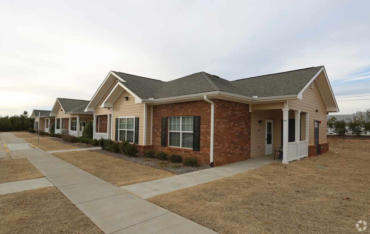 Primary Photo - Oakland Mill Apartment Homes