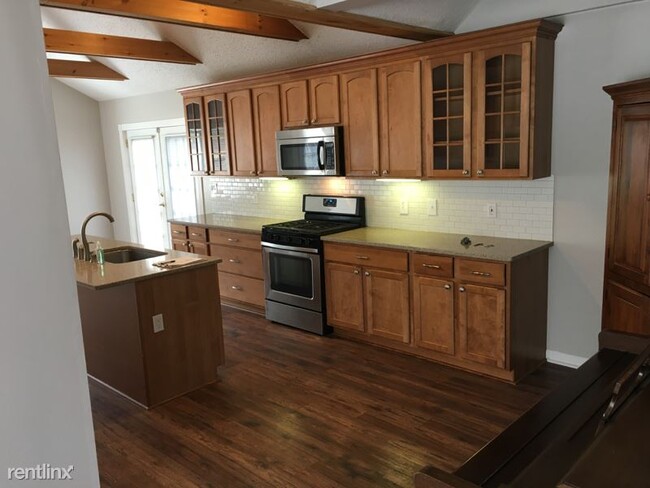 Building Photo - 3 br, 2 bath House - 33 River Ridge Rd