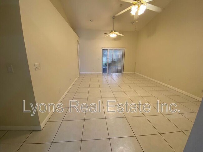 Foto del edificio - 909 SE 14th St