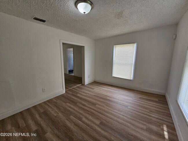 Building Photo - 2009 Almeda St