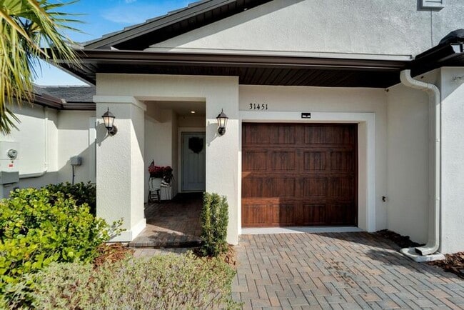 Foto del edificio - Luxury 55+ Villa with Lagoon Access in Med...