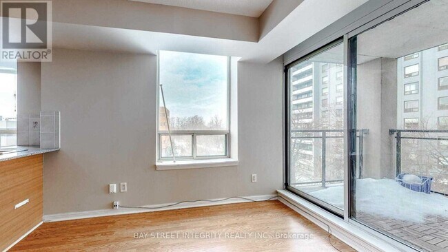 Building Photo - 5940 Yonge St