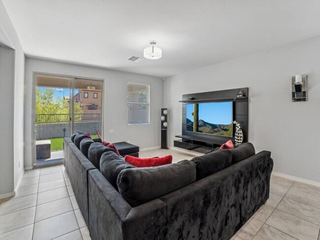 Foto del edificio - Modern and Spacious 3 Bedroom Home, Centra...