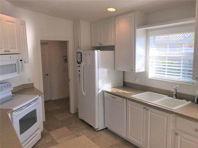 Building Photo - 5991 Benevento Dr