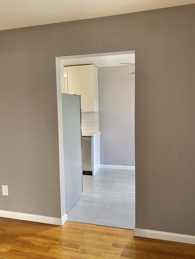 1HAB 1BA - 29350 Woodward Ave