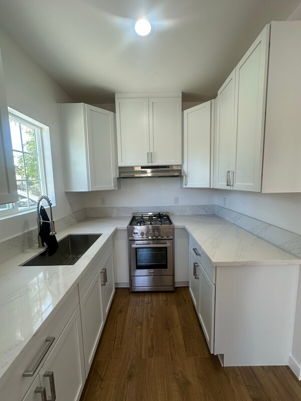 Foto del edificio - 13611 Crewe St