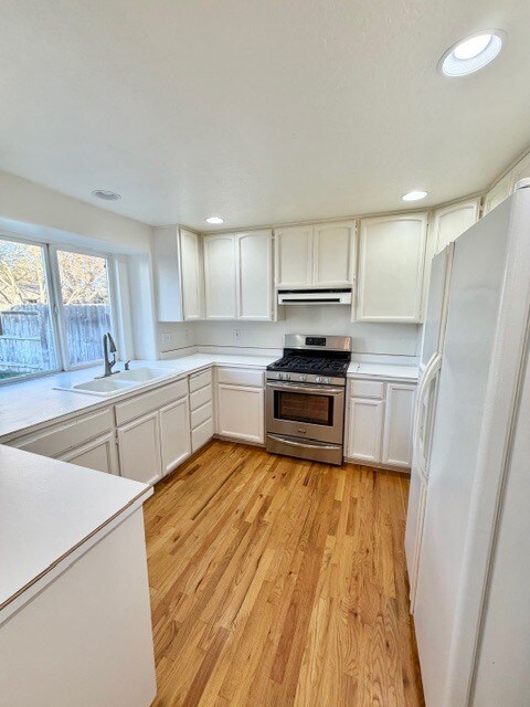 Foto del edificio - 1009 Juanita Way