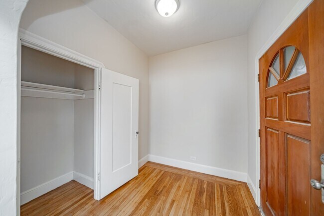 Building Photo - 620-624 51st St