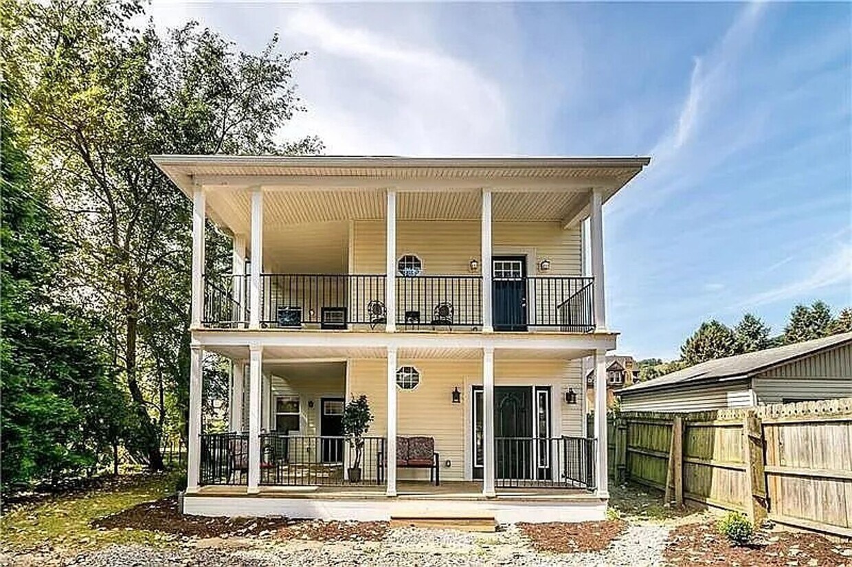 Primary Photo - 4 Bed 3 Bath in Oakmont