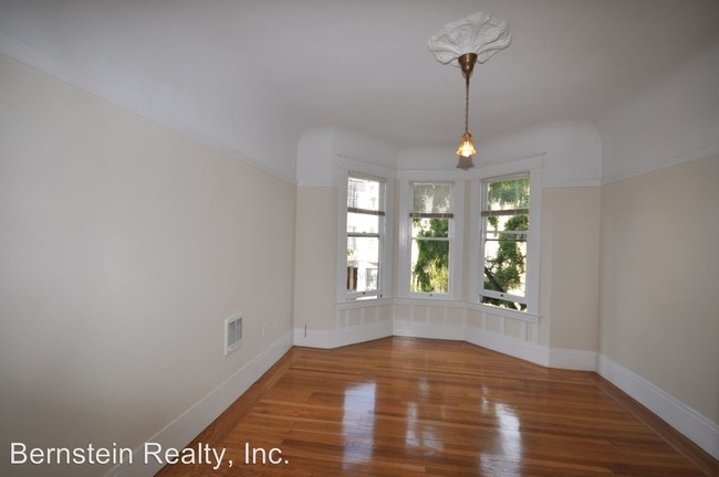 Building Photo - 819 14th St