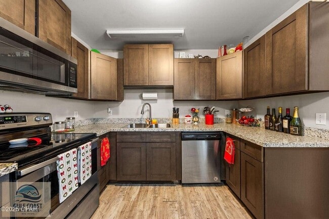 Foto del edificio - 1710 Drake Ave