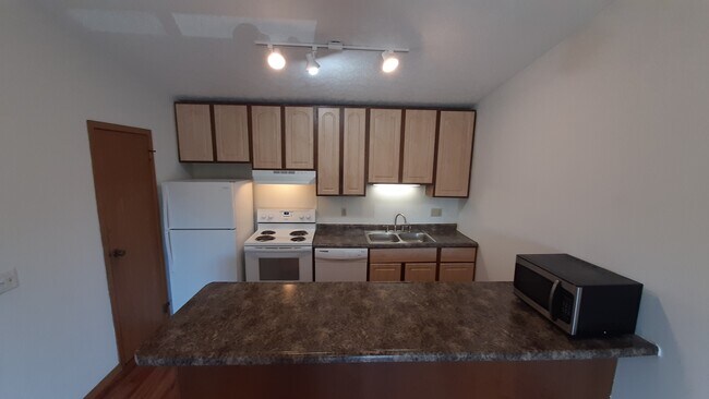Building Photo - 2543 Neil Armstrong Dr