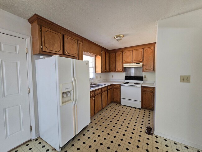 Foto del edificio - 1929 Crestview Dr