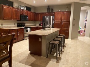 Building Photo - 6017 W Running Deer Trl