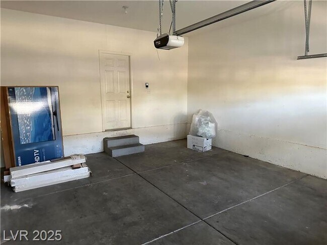 Foto del edificio - Beautiful 3 bedroom w loft 2.5 bath townho...