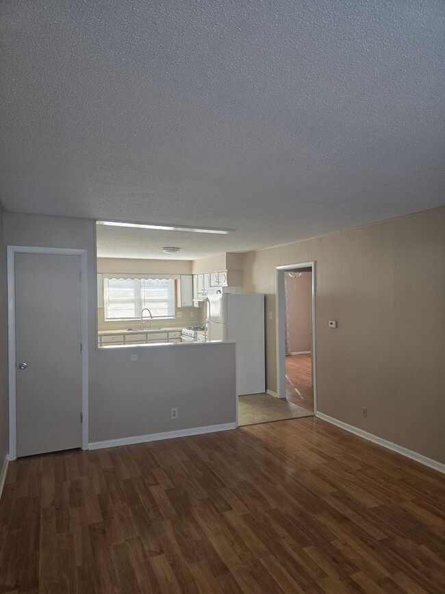 Foto del edificio - 2bd, 1 ba duplex, central N Columbia near ...