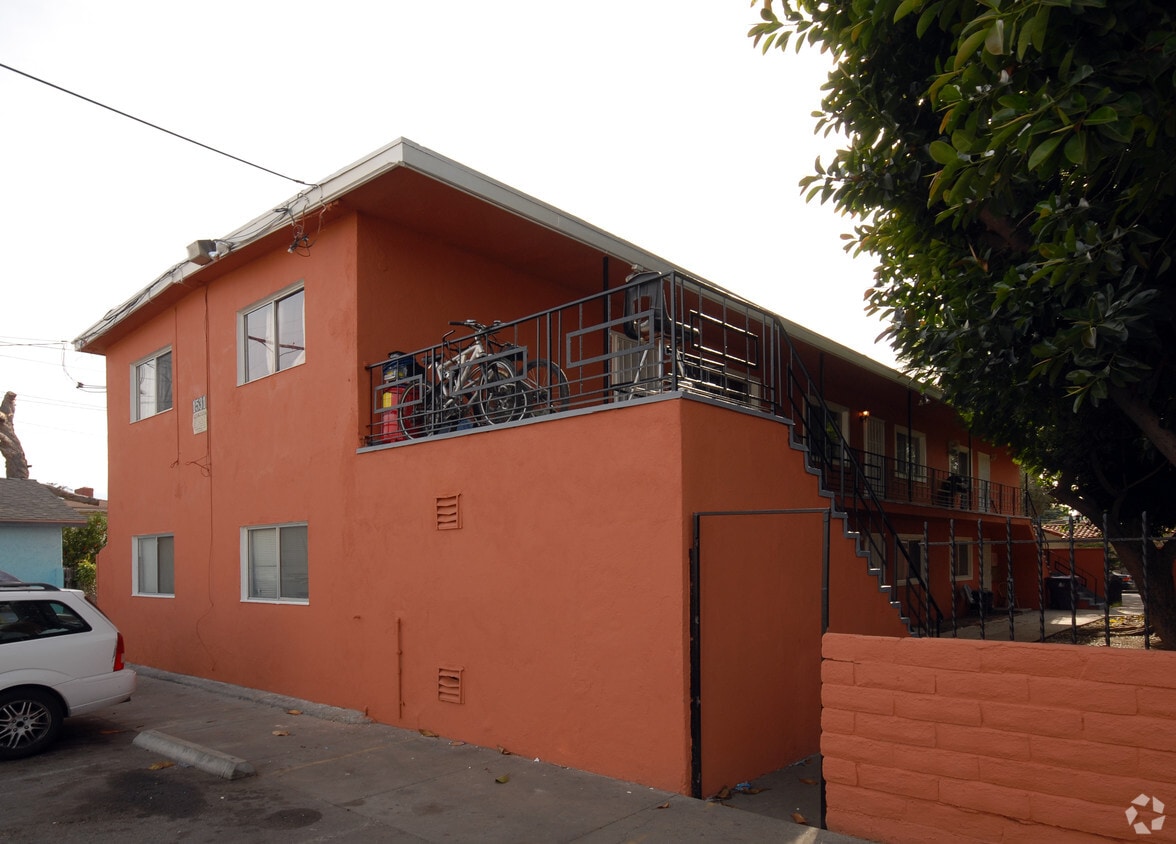 Building Photo - 1531 W 19th St