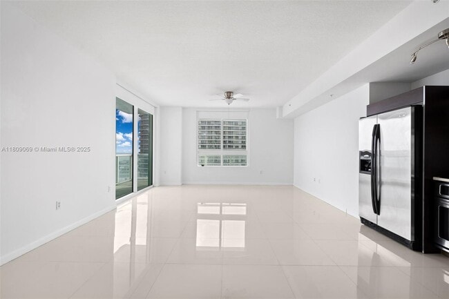 Building Photo - 1900 N Bayshore Dr