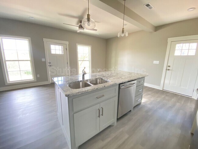 Foto del edificio - 213 Virginia Ave