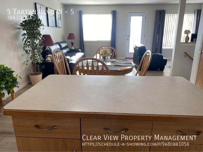 Building Photo - ?? Furnished 3-Bedroom Townhouse Near the University ??Showings at  (403) 714-7975??