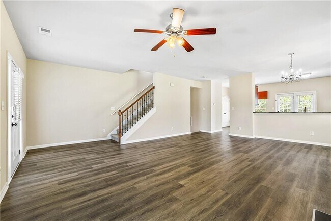 Foto del edificio - 771 Riverdance Dr