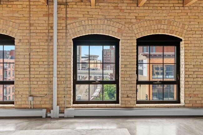 Foto del edificio - 404 N Washington Ave
