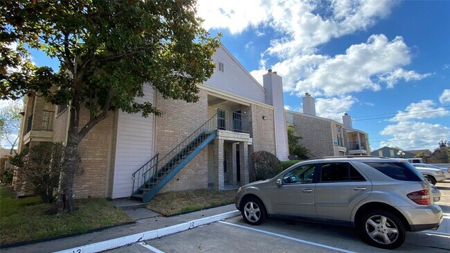 Building Photo - 14600 Fonmeadow Dr