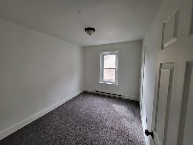 Building Photo - 1010 W Main St