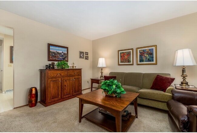 Foto del edificio - 3747 Hillcrest Rd