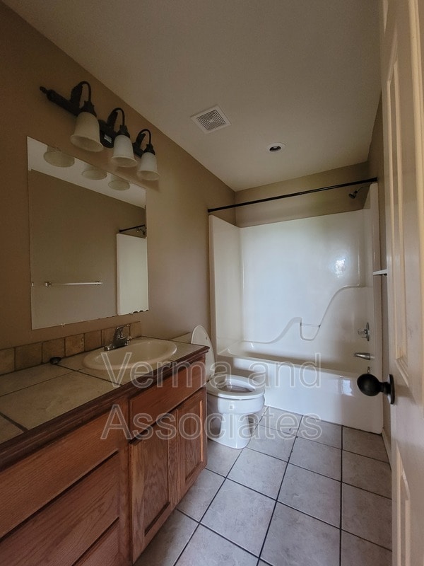 Building Photo - 192 Fair St