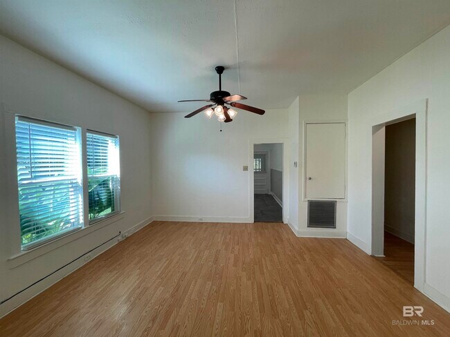 Foto del edificio - 207 NW 1st St