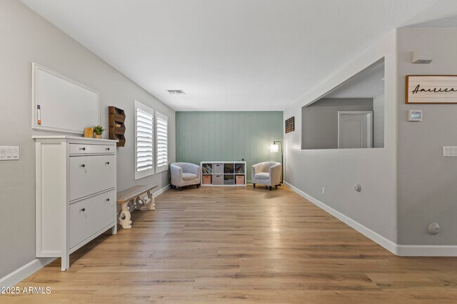 Foto del edificio - 18390 W Hayden Dr