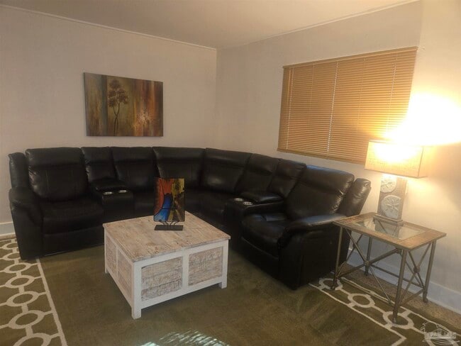 Foto del edificio - 1012 W Hernandez St