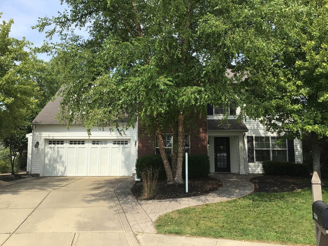 12364 Barnstone Court House Rental in Fishers, IN