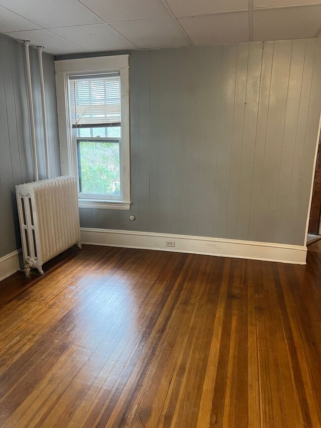 Building Photo - 919 E King St